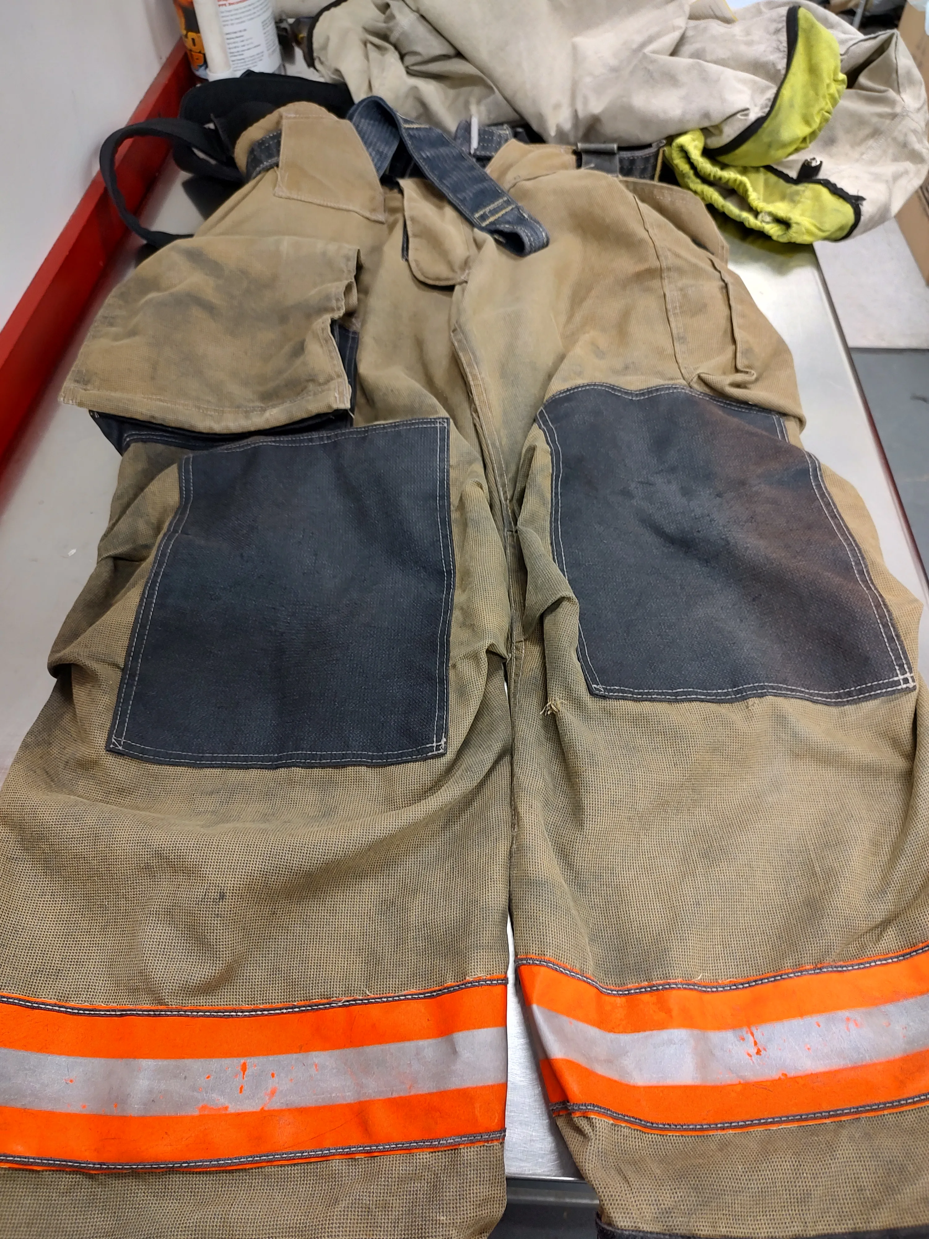 Turnout coat and pants layout